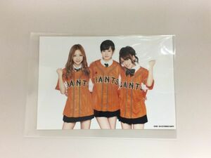 AKB48 板野友美、前田敦子、高橋みなみ 生写真 読売ジャイアンツAKB48コラボ企画「AKB48シート」特典生写真 匿名配送対応 M407