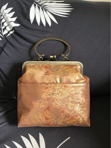 ハンドメイド★アンズルーム★小さめ2WAY★がま口 バッグ ショルダー★着物 帯リメイク★茶系 鳥 光沢★長財布OK★内外ポケット