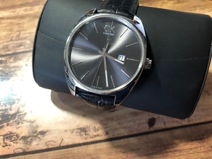 BK0720 良好程度 Calvin Klein カルバン クライン SWISS MADE デイト チャコールグレー 純正Dバックル K2F 211 クオーツ メンズ 腕時計