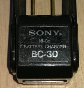 Ni-Cd (ニカド) 式充電池用充電器 SONY BC-30