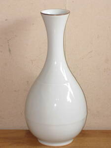  white porcelain one wheel .. height approximately 23.5cm kiln seal equipped [ sphere ]. character Zaimei vase flower vase 