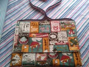 サコッシュ ショルダーバッグ A4サイズ 昭和レトロ お菓子柄 R 看板柄 帆布 メッセンジャーバッグ ハンドメイド 廃盤レア