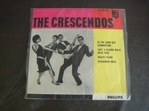 7　THE　CRESCENDOS/IN　THE　GOOD　OLD　SUMMERTIME　JUST　A　CLOSER　WALK　WITH　THEE　WAKTU　FAJAR　BENGAWAN　SOLO