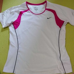 ナイキ スポーツウェア 半袖Tシャツ