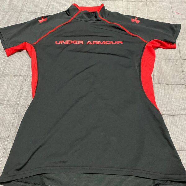 値下げ！アンダーアーマー　 UNDER ARMOUR 半袖Tシャツ　サイズSM 黒×赤
