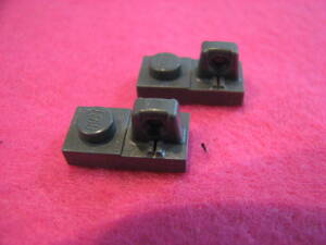 * Lego -LEGO*30383* hinge plate 1x2 lock . 1 pcs. finger . on .*. gray *2 piece *USED