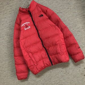 ノースフェイス ダウンジャケット　刺繍ロゴ　550　ホッケー　ジュニア82 northface boy's　キッズ　子供　赤　レッド