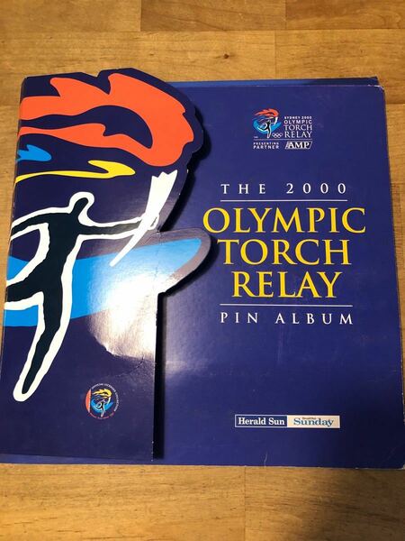 ピンバッジ　The 2000 Olympic Torch Relay Pin Album - Herald Sun -