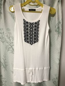 Queen's Court White Emelcodery Tops White Tunic Elice