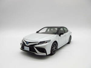 1/30 トヨタ 新型カムリWS 後期 2021 最新モデル 非売品 カラーサンプル ミニカー　ブラックマイカ×プラチナホワイトパールマイカ