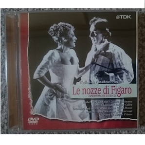 KF　　モーツァルト　歌劇『フィガロの結婚』全曲　　アーノンクール　DVD
