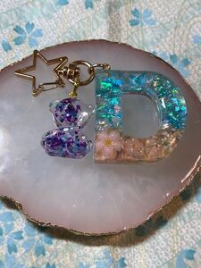 .*イニシャルキーホルダー【D】ハンドメイド.*
