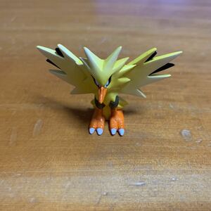 38. ポケモン 初期 モンコレ サンダー モンスターコレクション 任天堂 TOMY トミー レア 希少 中古品 美品 送料無料