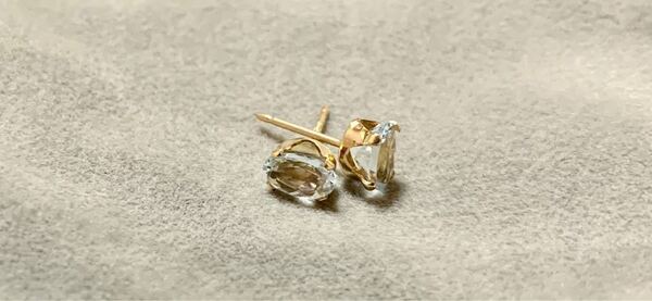 14kgf アクアマリン オーバルファセットカットピアス 6×4mm