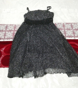 فستان نوم من قماش اللاميه باللون الرمادي مع تنورة واسعة, تنورة بطول الركبة, حجم م