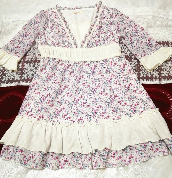 白Vネックフリル紫青花柄ネグリジェチュニックワンピース White V neck frill purple blue flower pattern negligee tunic dress