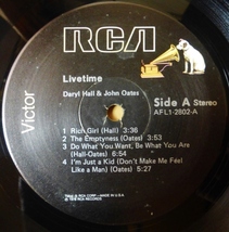 DARYL HALL / JOHN OATES 「LIVETIME」米ORIG [初回AFL規格黒RCA] ステッカー有シュリンク美品_画像5