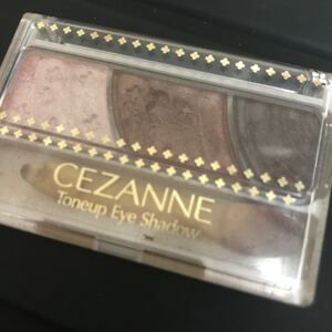 トーンアップアイシャドウ 2.6g (04 ピンクブラウン)