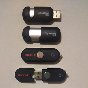 USBメモリー 8GB 4GB