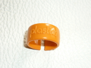 ■極希少 非売品 美品 1977年頃！テクノポップバンド プラスチックス(Plastics)オレンジ色プラスチック製リング/指輪 内径17ｍｍ,幅10ｍｍ