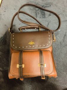 フェイク 革 蜂 ブラウン ショルダーバッグ リュック型も可能