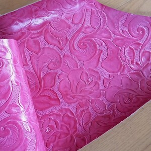 最終sale革ハギレ 薔薇型押し ローズピンク レザークラフト