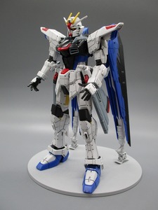  フルメカニクス 1/100 「ZGMF-X10A フリーダムガンダム Ver. GCP 【ガンダムベース限定】」 素組スミ入れ 完成品 (SEED FULL MECHANICS)