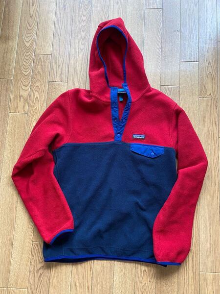 パタゴニア patagonia フーディー シンチラスナップ レッド サイズs
