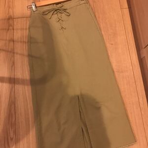 GUジーユータイトスリットスカートグリーン