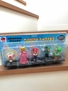 クラブニンテンドーオリジナルフィギュア（非売品）「マリオファミリー」