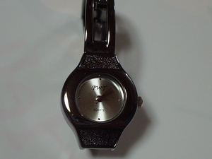 珍品　デザイン　PWT　女性用腕時計　ブレスレットタイプ