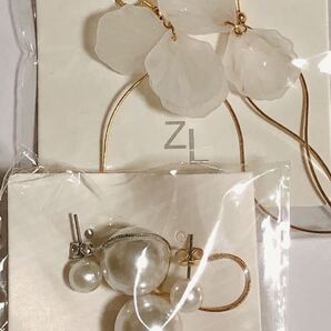 ★期間限定お値下げ レディスピアス レア品 2点セット パールと三葉モチーフピアス 送料無料 即日匿名発送 素敵 大変お得