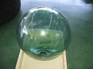 (TMT）ガラスの浮き球　直径35ｃｍ。これは無事に届けられるのか・？まったく自信なし！チャレンジしませんかって。・・取来人大歓迎。