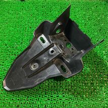 4-380　HONDA　ホンダ　CBR250R　MC41　純正　リアフェンダー　80100-KYJ-9600　80100-KPP-T000　中古　部品_画像2