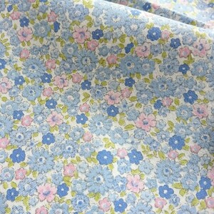 はぎれ生地(153) 約25㎝×110㎝ 綿100 水色ピンク 花模様 美品