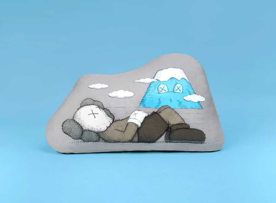 ヤフオク! -kaws holidayの中古品・新品・未使用品一覧