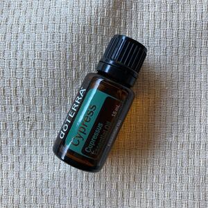 値下げしました☆新品未開封☆ doTERRA エッセンシャルオイル☆サイプレス☆15ml☆正規品