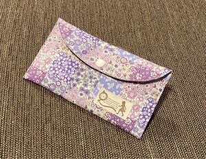 ハンドメイド マルチケース 通帳ケース フラットケース パッチワーク風 花柄 プレゼント