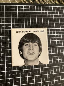 80sUSAビンテージバッジJohnLennonジョンレノン1ビートルズBeatlesアメリカントリー古着西海岸ロックヒッピーサーフ世田谷ベースヌーピー