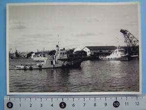 (J38) 写真 古写真 船舶 海上自衛隊 ? 博多丸 昭和36年1月19日 博多湾 自衛艦 No. 護衛艦 軍艦 