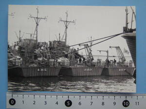 (J38) 写真 古写真 船舶 海上自衛隊 自衛艦 あわじ いわい おきつ 昭和54年11月14日 博多湾 護衛艦 軍艦 