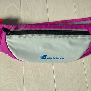 新品未使用 ニューバランスnew balance ランニングポーチ ウエストポーチ ウェストバック