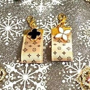 立体インナー ノーブランド ハンドメイド モノグラム柄 おリボン付きチャーム