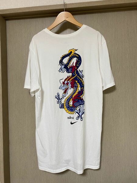 NIKE Tシャツ　ナイキ　バックプリント