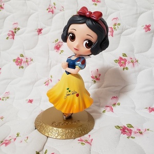 ディズニー 白雪姫 フィギュア Disney Characters Snow White ディズニーグッズ 白雪姫人形 可愛い白雪姫のフィギア Qposket Disney 新品 