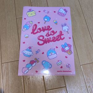 非売品 サンリオ クリアファイル+マルチケース