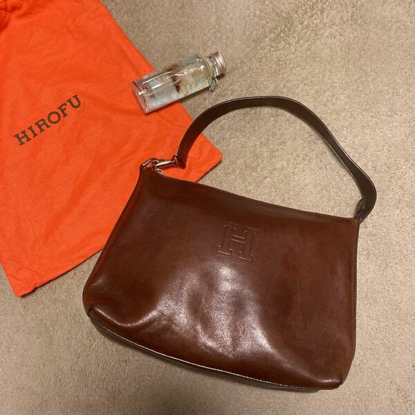 ヒロフ HIROFU ワンショルダーバッグ ロゴ刻印　ブラウン　巾着袋