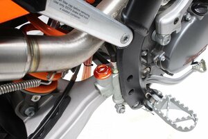 KTM 125 - 530 SX / SX-F / EXC / EXC TPI / EXC-F / XC / XC-F / XC-WX / XC-W TPI / XCF-W / SMR 用 リヤ ブレーキリザーバーカバー