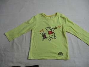 BC466【Disney】pooh プーさん　ロゴ刺繍　長袖　Tシャツ　女児　黄　90