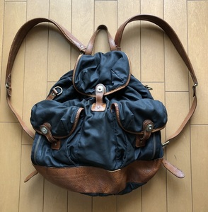 Felisi Rucksack Нейлоновая кожа высокой плотности Кожаная сумка Рюкзак Сделано в Италии Черная сумка